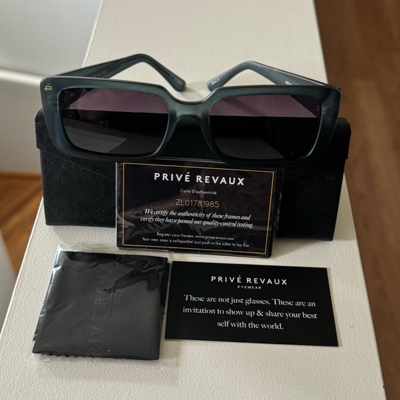 Brand new”Prive Revaux”Unisex sunglasses.(Case,washcloth included).Color-black🖤 - Picture 15 of 16